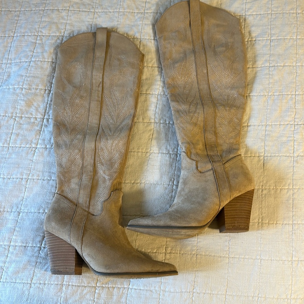 Tall knee-high suede nude color boots!